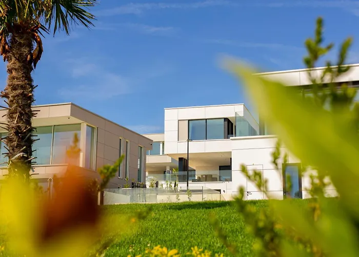 Lioqa Semesteranläggning (resort) 5*